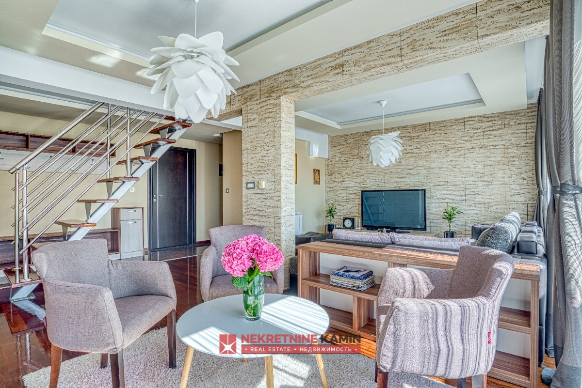 Three-bedroom duplex penthouse with garage, Budva